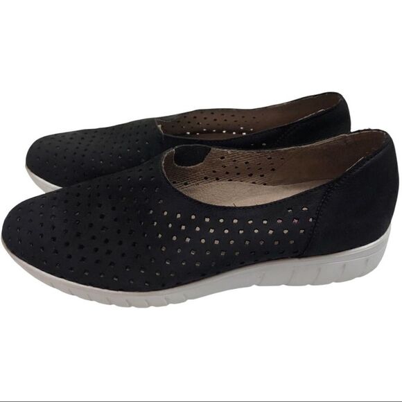 Munro Black Slip On Sneakers - Picture 4 of 11